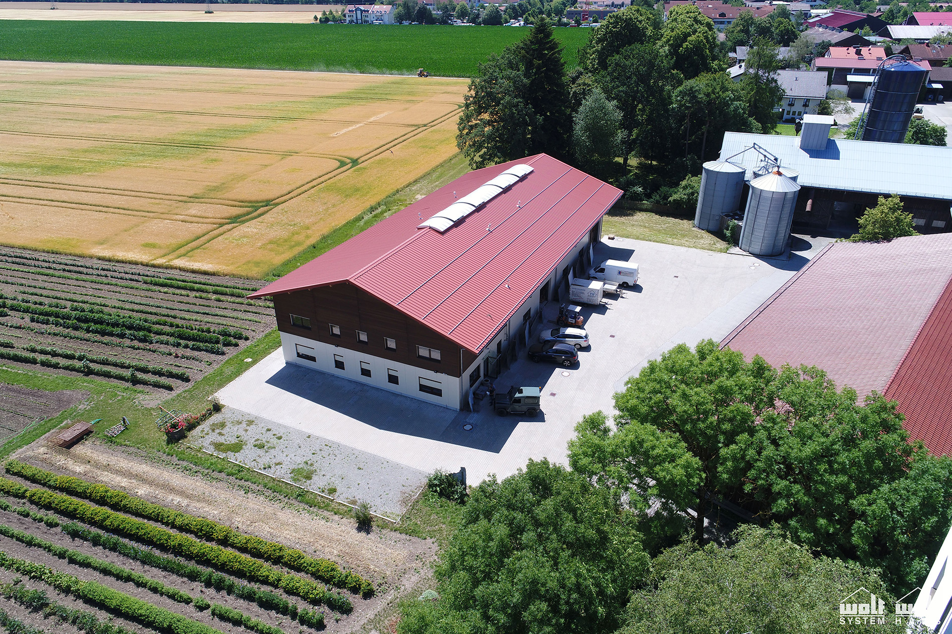 Felber Naturstein München mit eigener Halle, Lager und Infrastruktur
